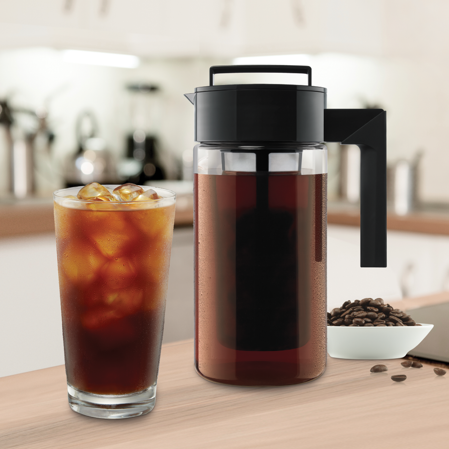 cold-brew-coffee-maker-j4 10310-ColdBrewCoffeeMaker-1qt-lifestyle2.png