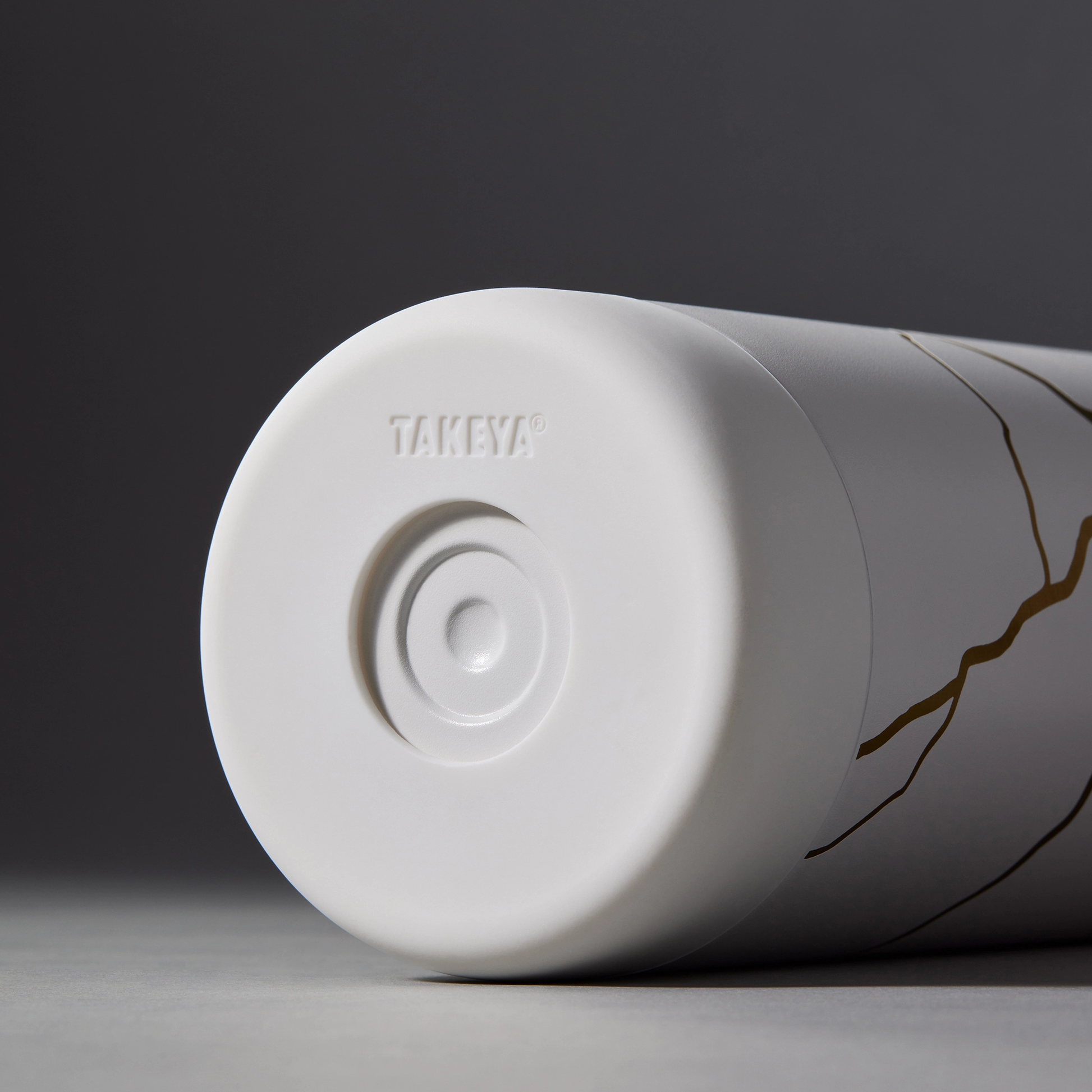 kintsugi-water-bottle-with-straw-lid-k9 51389-TK_HO25_Kintsugi_Takeya9255.png
