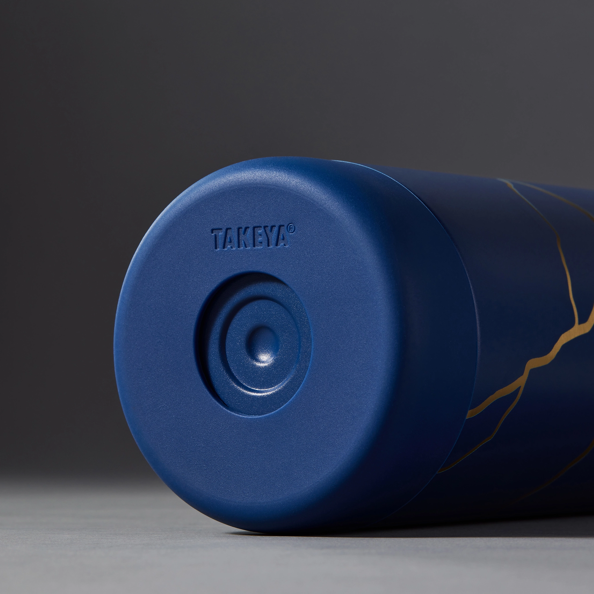 kintsugi-water-bottle-with-spout-lid-u7 51390-TK_HO25_Kintsugi_Takeya9249.png