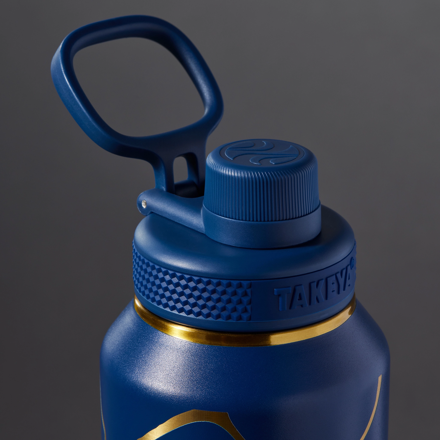 kintsugi-water-bottle-with-spout-lid-u7 51390-TK_HO25_Kintsugi_Takeya9266.png